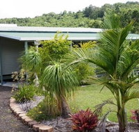 Halls Country Cottages - C Tourism
