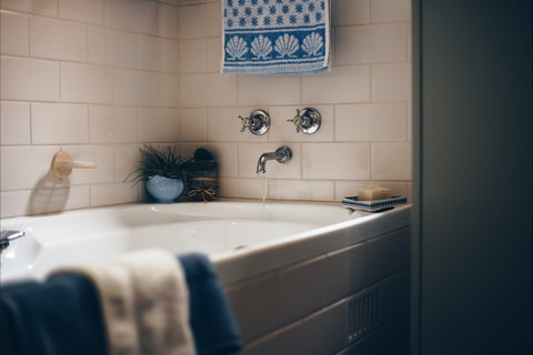 Hamilton House Bed And Breakfast - C Tourism 5