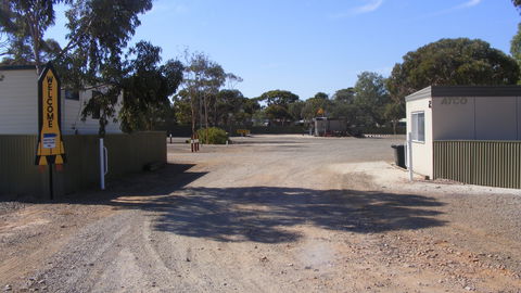 Woomera Travellers Village And Caravan Park - C Tourism 1
