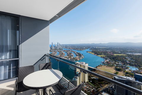Meriton Suites Southport - C Tourism 5
