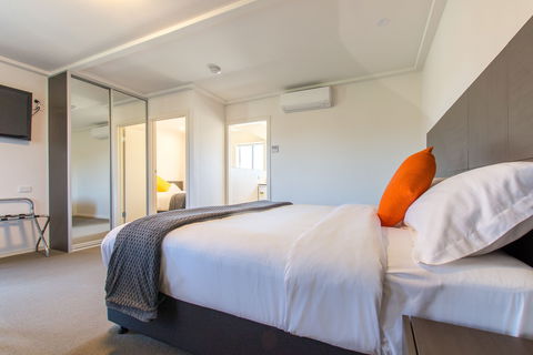 Mick O'Shea's - C Tourism 5