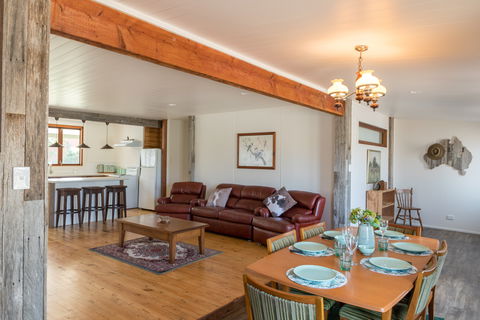 Uniquely Pambula - Pet Friendly Holiday Accomodation - C Tourism 2