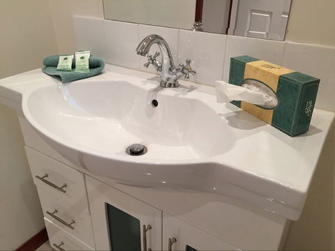 Across Country Motor Inn And Serviced Apartments - C Tourism 2