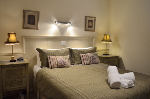 Autumn Affair Cottage 7 - C Tourism 2