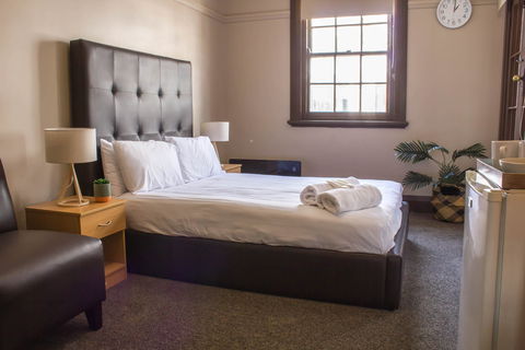 Campsie Hotel - C Tourism 0