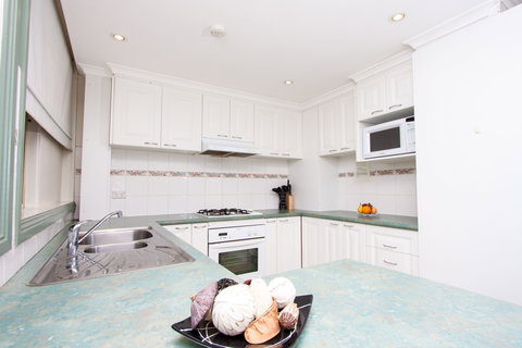 Canberra Short Term And Holiday Accommodation - C Tourism 4