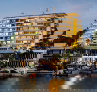 Cullen Bay Resorts - C Tourism