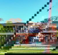 Kingfisher Lakehouse - C Tourism