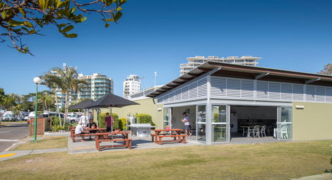 Maroochydore Beach Holiday Park - C Tourism 0