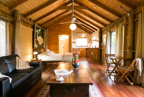 Mavis's Kitchen And Cabins - C Tourism 0