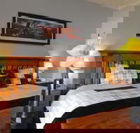 Moore Park Inn - C Tourism