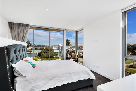 Stunning Luxury Home - C Tourism 6