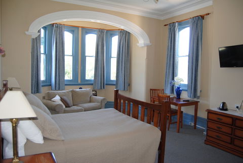 Airlie House Motor Inn - C Tourism 1