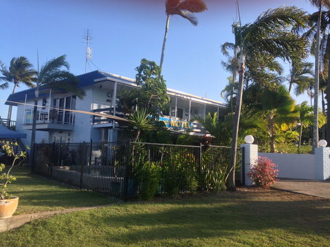 Cardwell Beachfront Motel - C Tourism 1