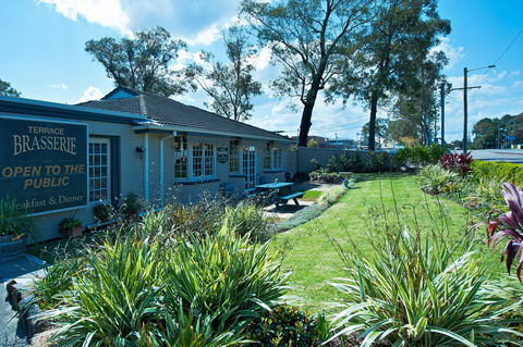 Colonial Terrace Motor Inn And Terrace Brasserie - C Tourism 2
