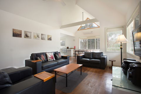 Hooked Inn Cottages - C Tourism 1