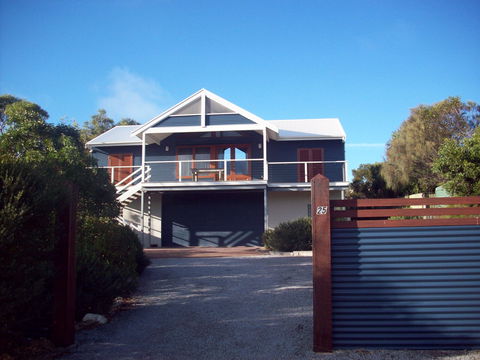 Top Deck Marion Bay - C Tourism 0