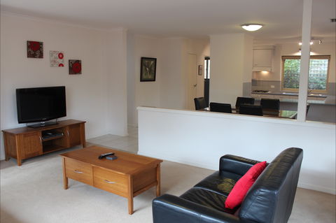Adelaide Serviced Accommodation - Childers House - C Tourism 1