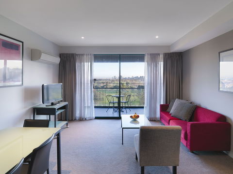 Adina Apartment Hotel St Kilda - C Tourism 1