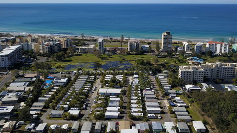 Alex Beach Cabins And Tourist Park - C Tourism 0