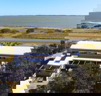 Coorong Aurora - Breathtaking Waterfront Escape - C Tourism