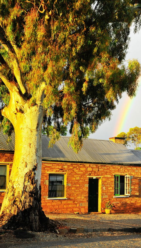 Emma Tiver Heritage Cottage - C Tourism 0