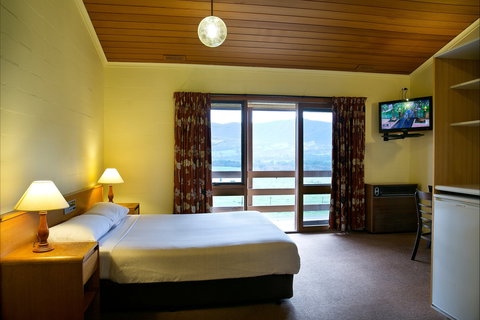 Mountain Creek Motel Bar And Restaurant - C Tourism 1