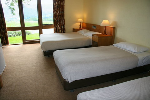 Mountain Creek Motel Bar And Restaurant - C Tourism 2