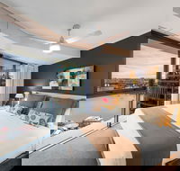 Oaks Brisbane on Felix Suites - C Tourism