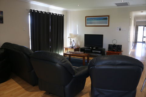 Port Hughes Escape - C Tourism 1