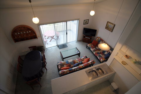 Razorback 1 In The Heart Of Jindabyne - C Tourism 2