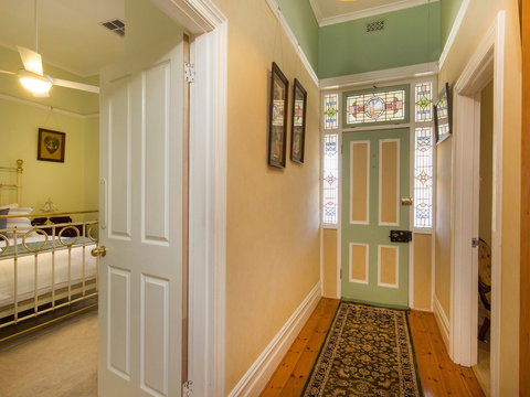 SINKINSON HOUSE - Mount Torrens - C Tourism 1