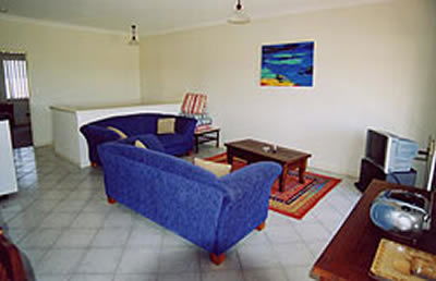 A Beachfront Villa Rockingham - C Tourism 2
