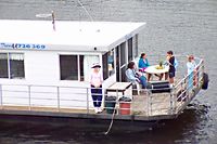Clyde River Houseboats - C Tourism 5