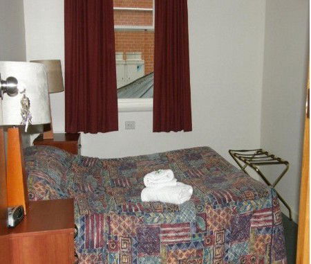 Knickerbocker Hotel Motel - C Tourism 4