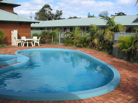 Tree Top Walk Motel - C Tourism 2