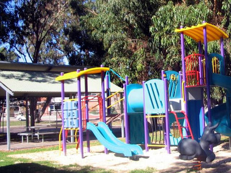 Pink Lake Tourist Park - C Tourism 2