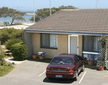 Port Denison Holiday Units - C Tourism