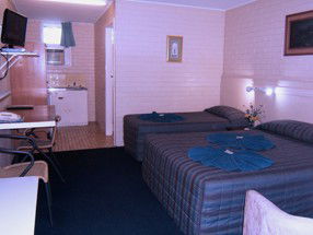 Whitsunday Palms Motel - C Tourism 3