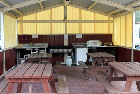 Albury All Seasons Tourist Park - C Tourism 1