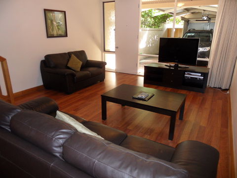Adelaide Serviced Accommodation - Archer Townhouse - C Tourism 0