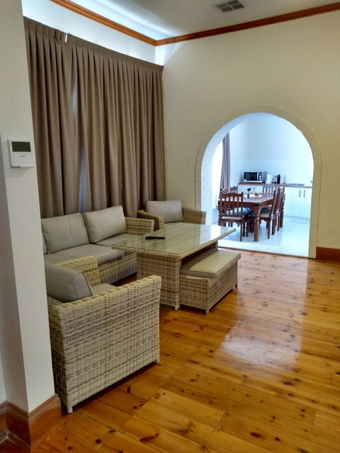 Adelaide Hills Birdwood Cottage - C Tourism 0