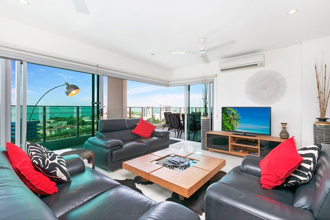 Beachlife Sands 3 Bedroom Harbour View Apartment - C Tourism 1