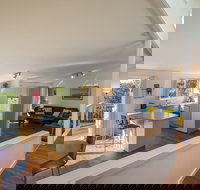 Breeze in Mollymook Beach - C Tourism