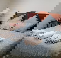 Carolynnes Cottages - Blue Wren Cottage - C Tourism