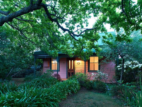 Hawthorne Cottage: Blackheath - C Tourism 0