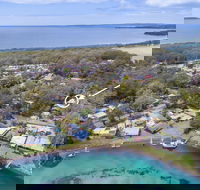 Metta at Myola Stylish Cedar Beach House - C Tourism