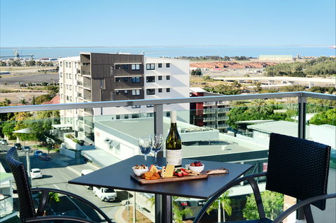 Oaks Gladstone Grand Hotel - C Tourism 0