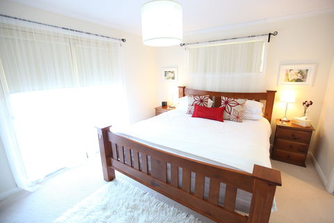 One Tree Bed And Breakfast: The Suite And The Retreat - C Tourism 0