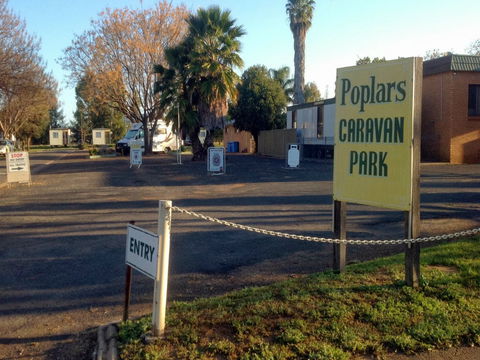 Poplars Caravan Park - Open For Essential Travel Only - C Tourism 1